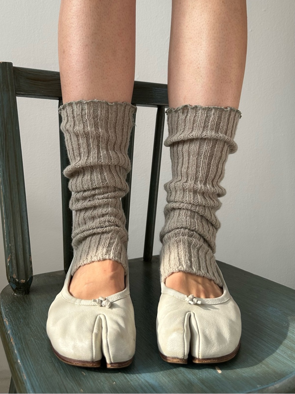 Grey acrylic ribbed knit leg warmers